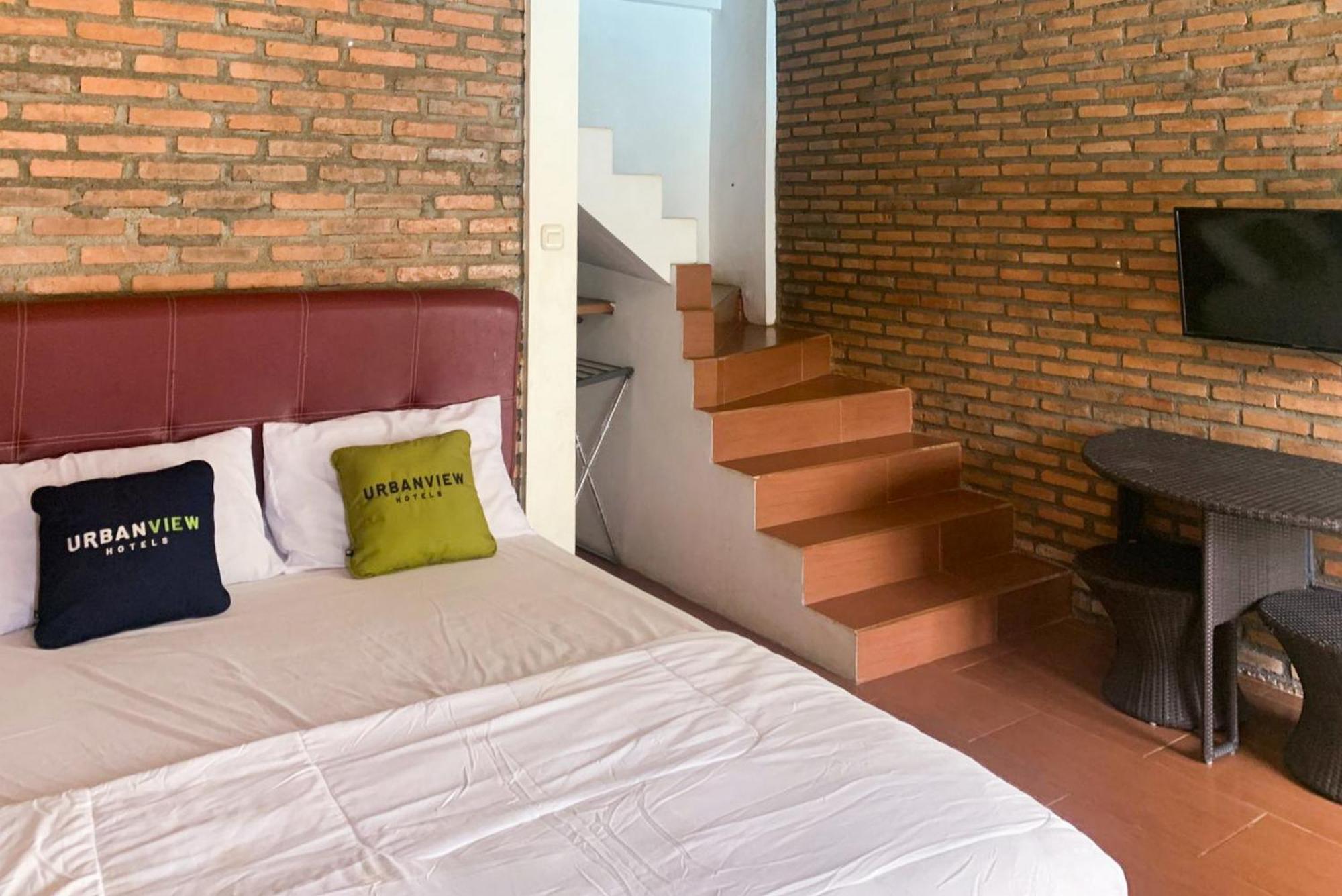 Urbanview Hotel Villa Q Gisting Bandjarnegeri ภายนอก รูปภาพ