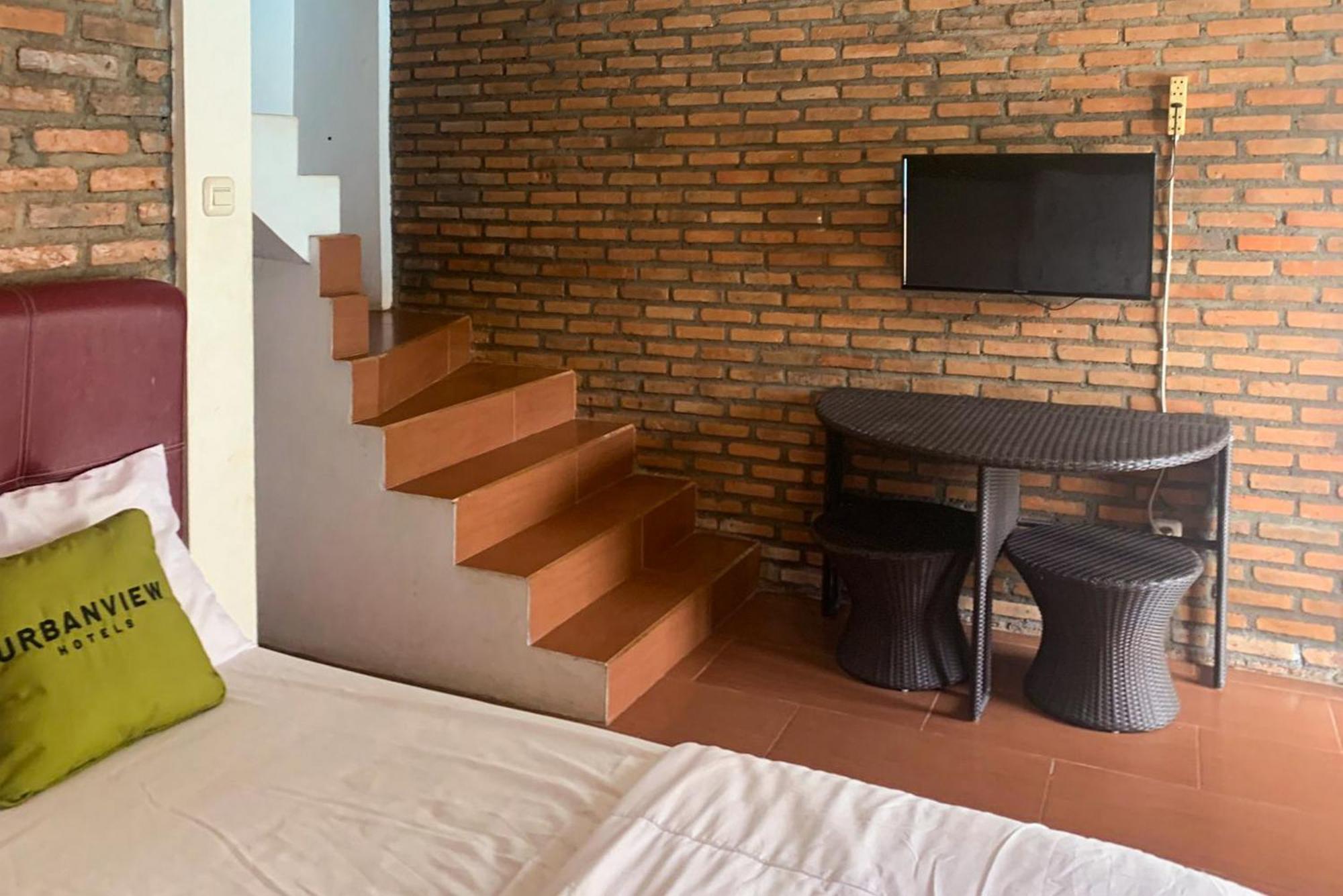 Urbanview Hotel Villa Q Gisting Bandjarnegeri ภายนอก รูปภาพ