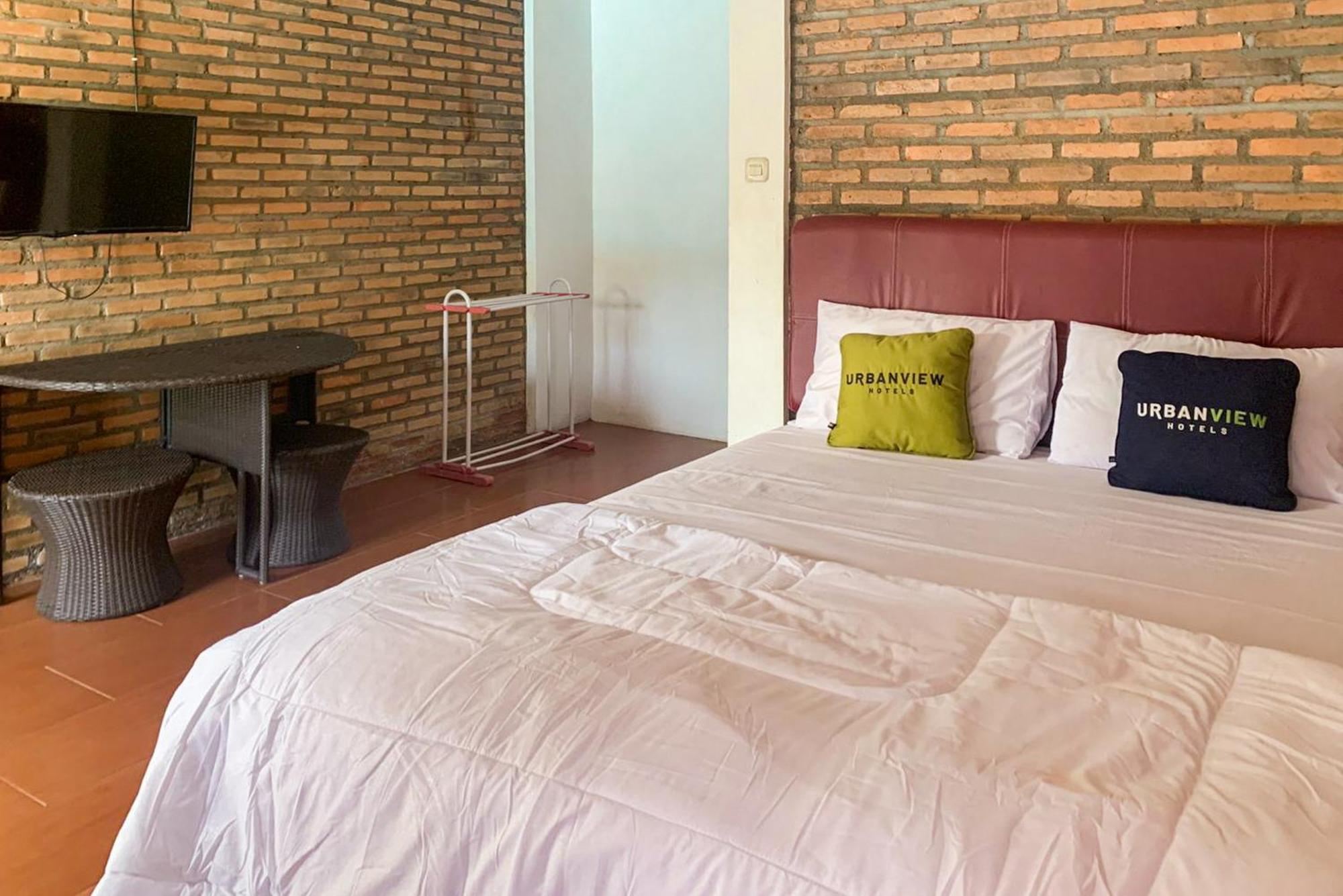 Urbanview Hotel Villa Q Gisting Bandjarnegeri ภายนอก รูปภาพ
