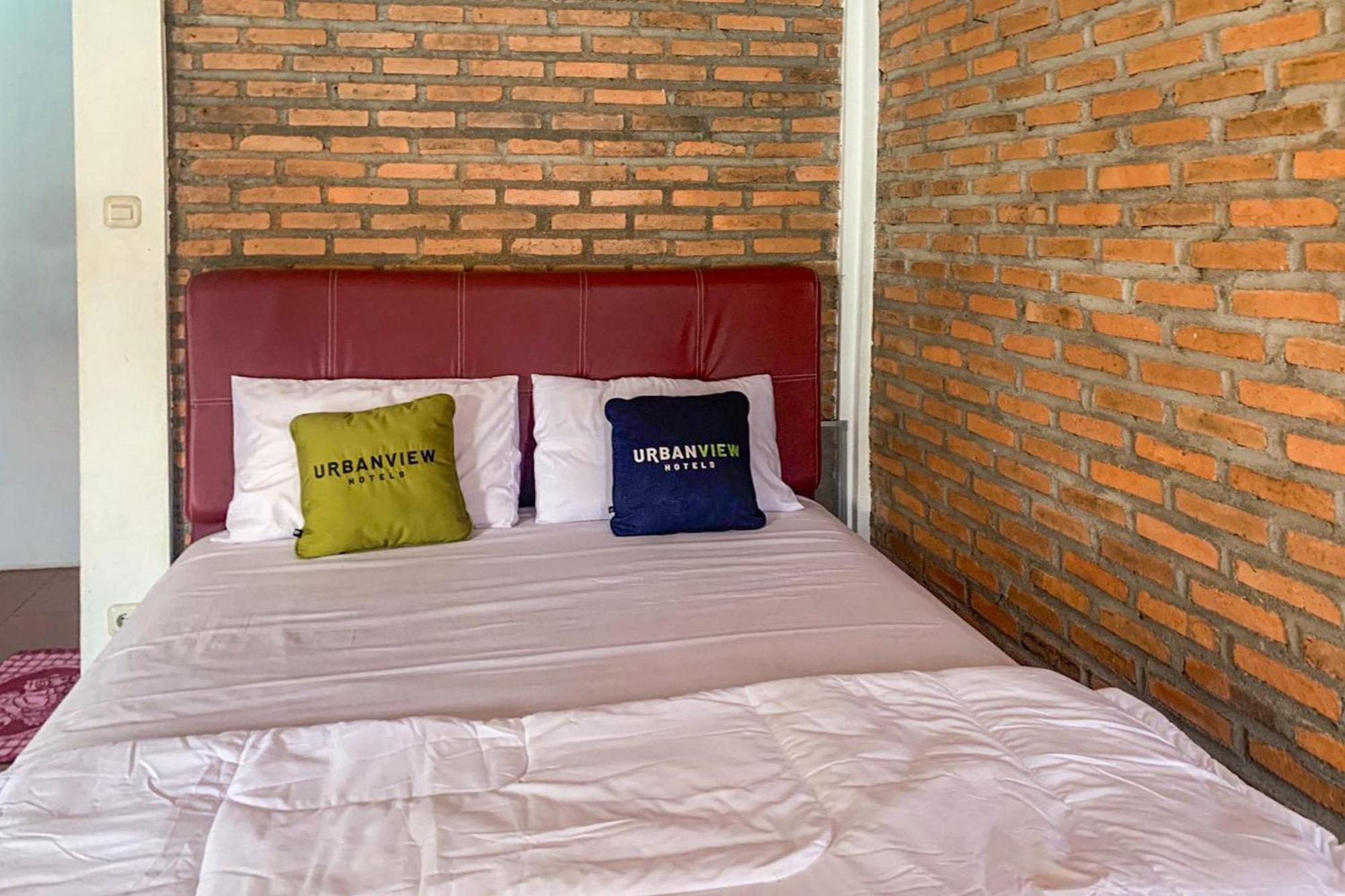 Urbanview Hotel Villa Q Gisting Bandjarnegeri ภายนอก รูปภาพ