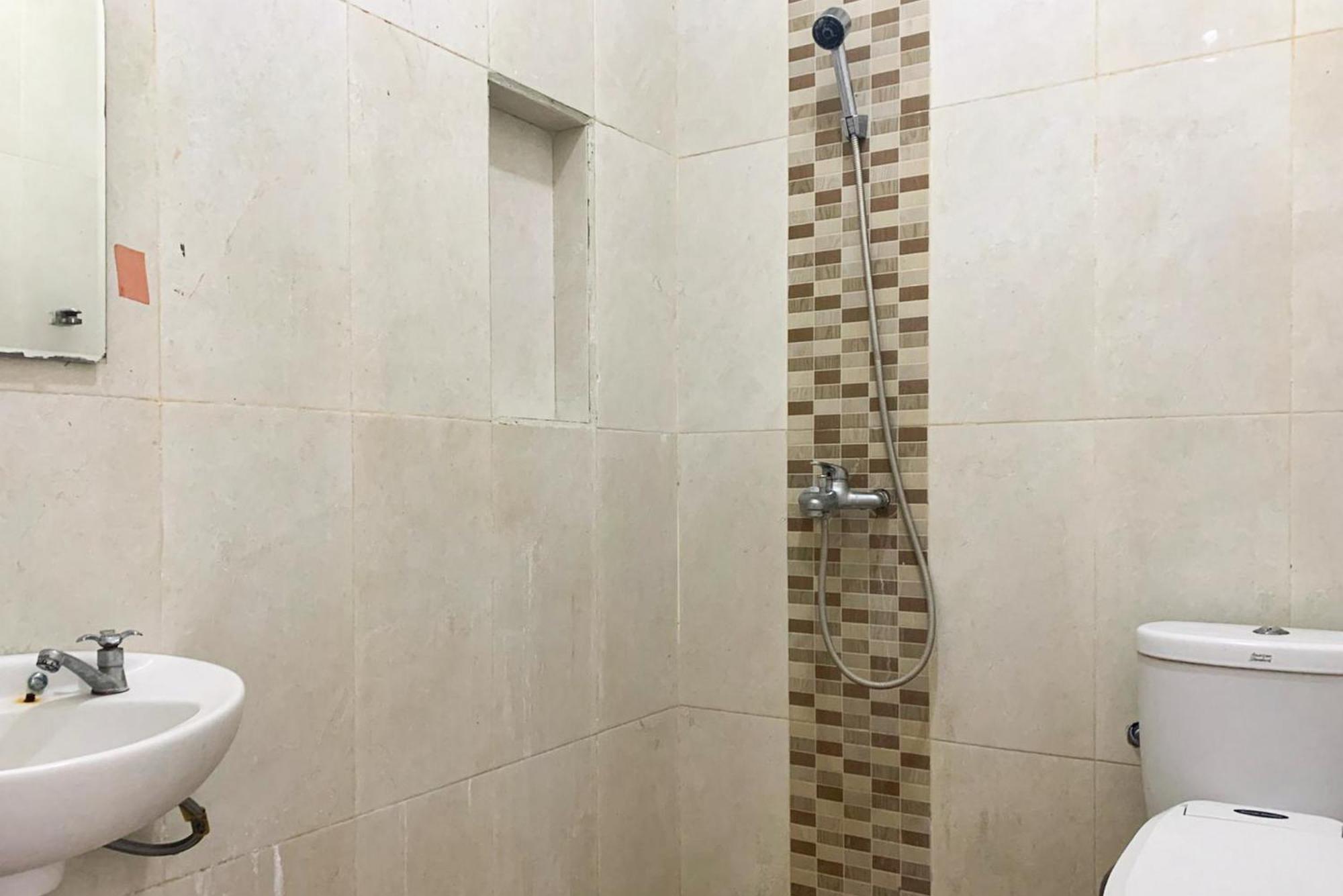 Urbanview Hotel Villa Q Gisting Bandjarnegeri ภายนอก รูปภาพ