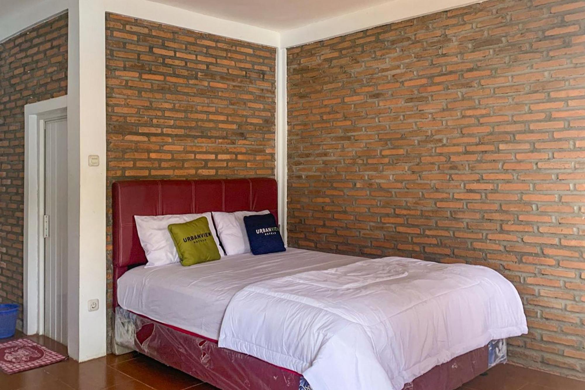 Urbanview Hotel Villa Q Gisting Bandjarnegeri ภายนอก รูปภาพ